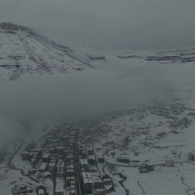 Sisle kaplanan Derecik dronla görüntülendi