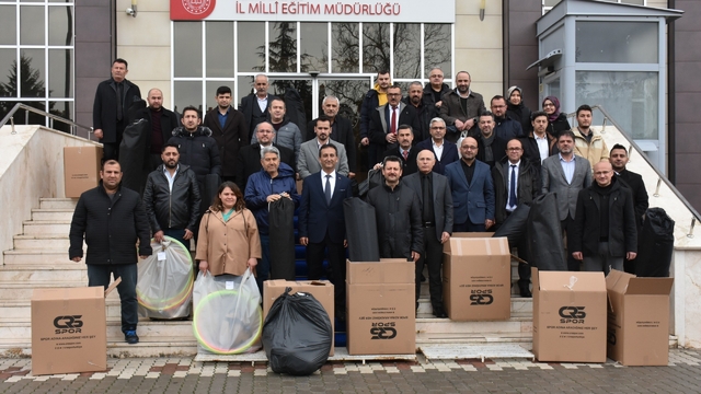 Karaman'da okullara spor malzemesi desteği