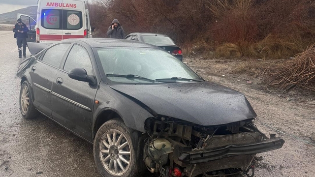 Malatya'da devrilen otomobildeki 5 kişi yaralandı