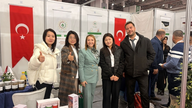 Bilecik'in çöpleri toprağa can oluyor
Bilecik'te BİOSUN Tesisi'nde atıktan gübreye, çevreden tarıma büyük dönüşüm
Bilecik Belediyeler Birliği ve Pazaryeri Belediye Başkanı Zekiye Tekin:
"Çöpten gelecek inşa ediyoruz"