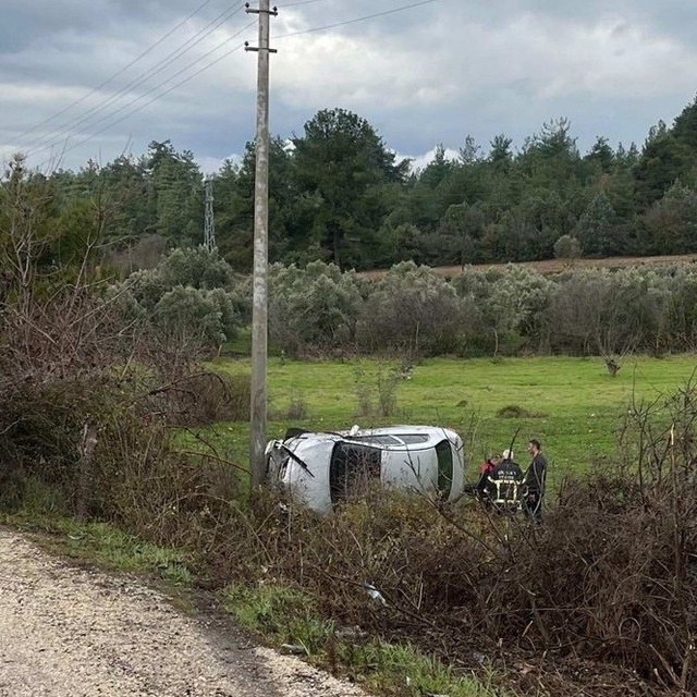 Kontrolden çıkan araç şarampole uçtu; 1 yaralı