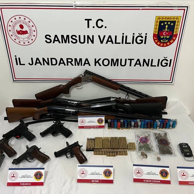 Jandarmadan silah operasyonu