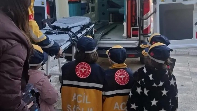 Sinop'ta minik öğrenciler ambulansı yakından tanıdı