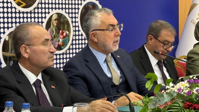 Bakan Işıkhan: İşverenlerin SGK borçlarını tecil etmeleri için gereken yüzde 10 peşinatı kaldırdık