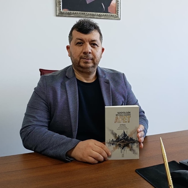 "Sosyolojik Bir Olgu Olarak Afet" kitabı 6 Şubat deprem şehitlerine ithaf e...