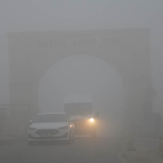 Mardin'de yoğun sis; görüş mesafesi 10 metreye düştü