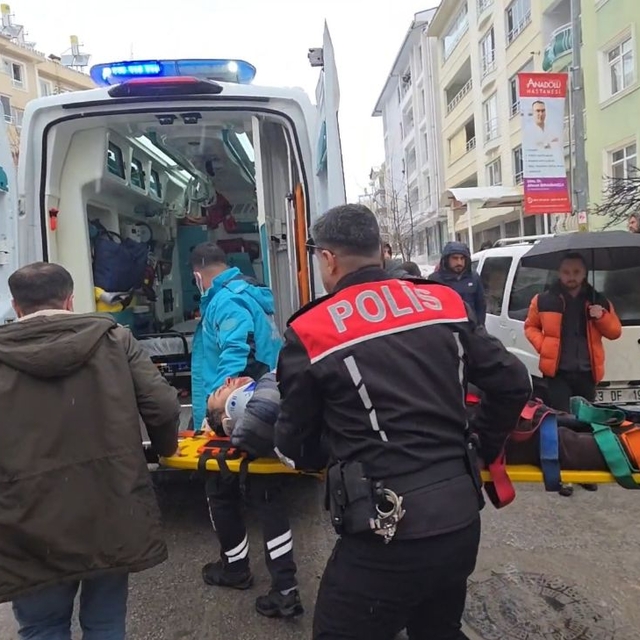 Dükkan sahibi, kiracısı tarafından ayağından vuruldu