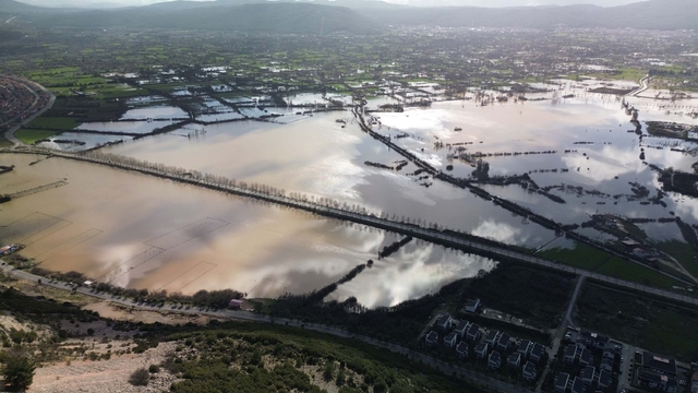 Muğla'da su altında kalan tarım arazileri dronla görüntülendi