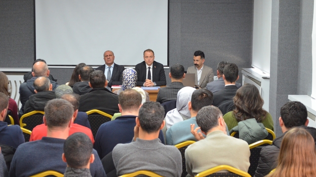 Bulanık'ta "Eğitim Değerlendirme Toplantısı" yapıldı