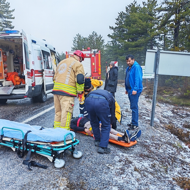 Manisa'da trafik kazası: 2 yaralı