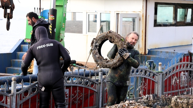 Eskihisar Sahili'nde ekosistemi canlandıracak dip temizliği yapıldı