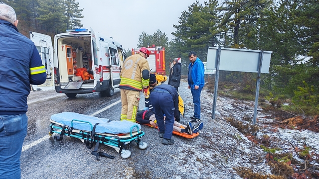 Manisa'da trafik kazası: 2 yaralı