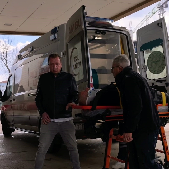 Bursa'da motosikletler kafa kafaya çarpıştı 1'i ağır 2 yaralı