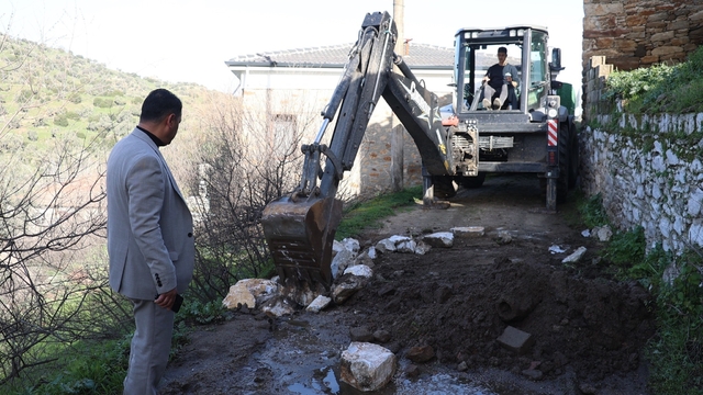 Koçarlı'da yağmur sonrası hasar tespiti için ekipler sahaya indi