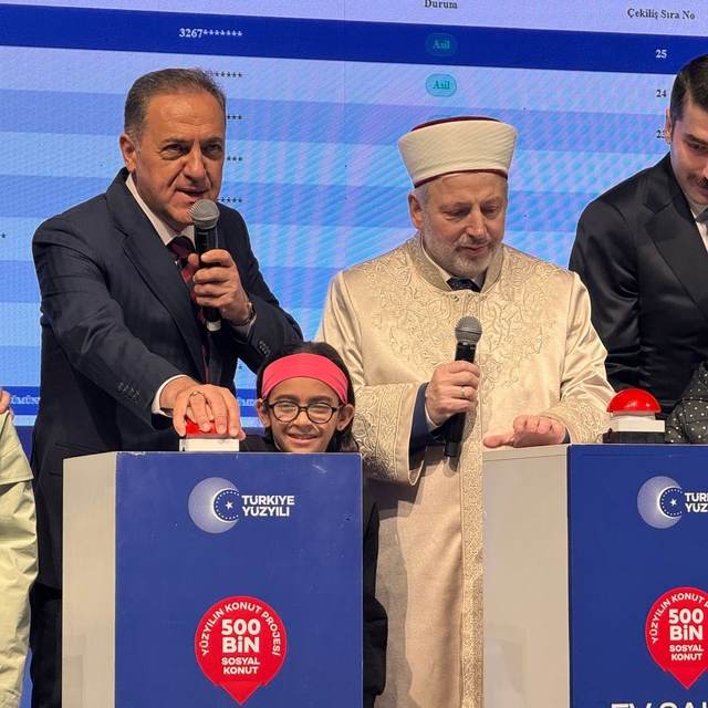 Yalova'da bin 805 TOKİ konutunun kura çekimi yapıldı