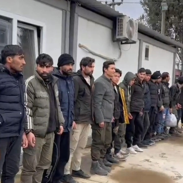 Sakarya'da 20 kaçak göçmen yakalandı: 2 tutuklama