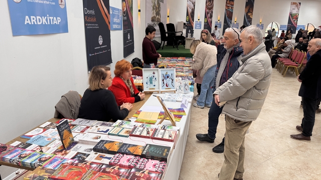 Zonguldak'ta "Devrek Bastonpark Kitap Fuarı" açıldı