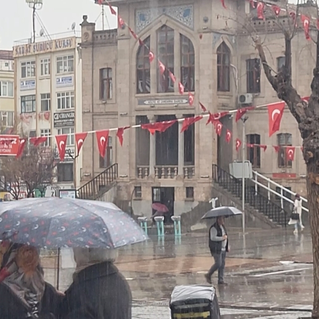 Aksaray'da şiddetli sağanak etkili oldu