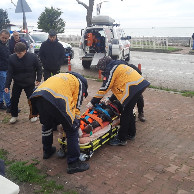 Otomobille çarpışan motosikletin sürücüsü yaralandı