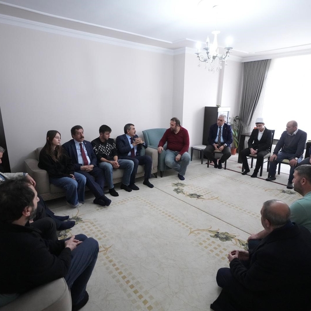 Bakan Tekin'den taziye ziyareti