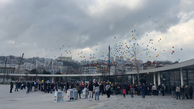 Kampanyası tamamlanan DMD'li Uras için gökyüzüne balonlar bırakıldı