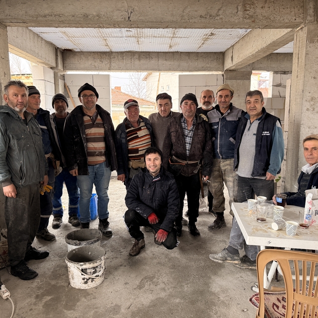 Kütahya'da yanan 2 katlı ev köylülerin desteğiyle yeniden inşa ediliyor