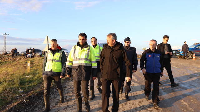 Edirne Valisi Sezer, nehirlerdeki debi artışının şu an için taşkın riski oluşturmadığını belirtti