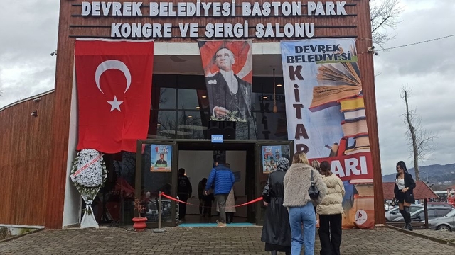 Zonguldak'ta Bastonpark Kitap Fuarı başladı