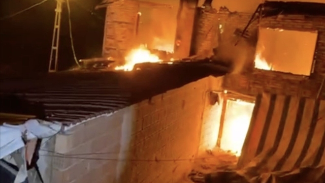 Bursa'da 2 katlı ev alevlere teslim oldu