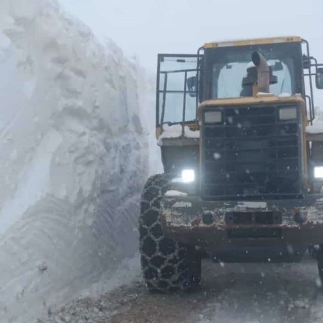 Hizan'da çığ tehlikesi nedeniyle karla mücadele çalışmaları durduruldu