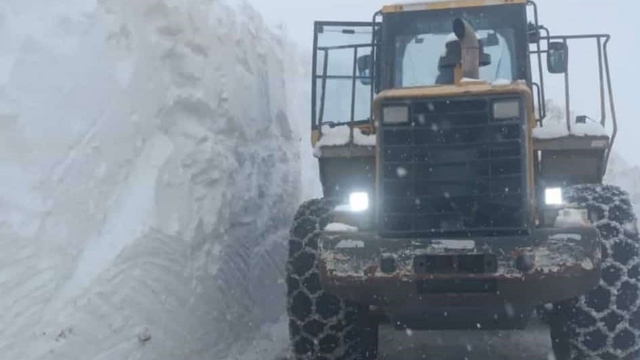 Hizan'da çığ tehlikesi nedeniyle karla mücadele çalışmaları durduruldu