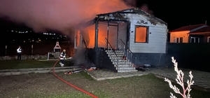 Çorum'da bağ evi alevlere teslim oldu