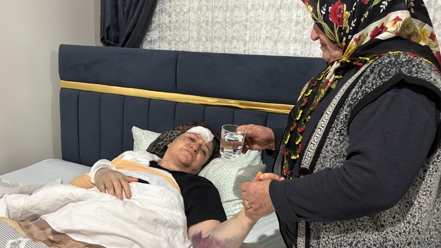 Kayseri'de aracın, refüjdeki yayaların arasına daldığı kazada kamerada
Refüjde 3 yayanın yaralandığı kazada yarış iddiası