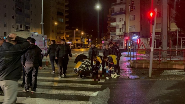 Kayseri'de ciple otomobil çarpıştı: 2 ağır yaralı