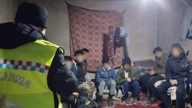 Jandarmadan göçmen operasyonu