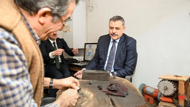 45 yıllık Oltu taşı ustası Hali Aydın'a vefa