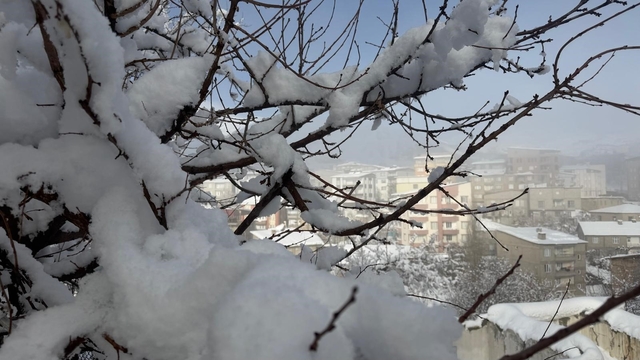 Hakkari'de 144 yerleşim yerinin yolu ulaşıma kapandı