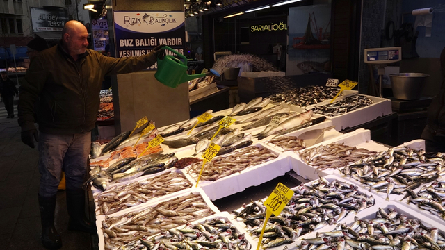 Trabzon'da, balık tezgahlarında çeşit bolluğu