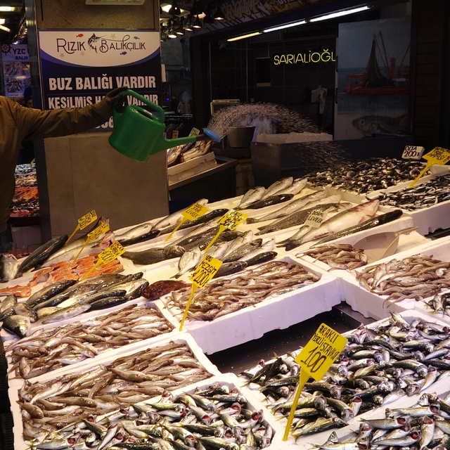 Trabzon'da, balık tezgahlarında çeşit bolluğu