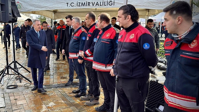 30 Ekim ve 6 Şubat'ın sessiz tanıkları İzmir'de sergilendi