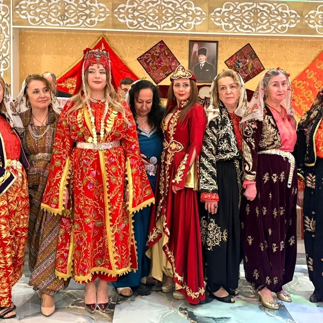 Kütahya'da "Şalvarını Al Gel" etkinliğiyle geleneksel giyim kültürü yeniden...