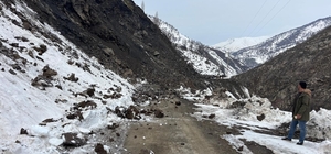 Sason'da heyelanlar vatandaşları tedirgin ediyor