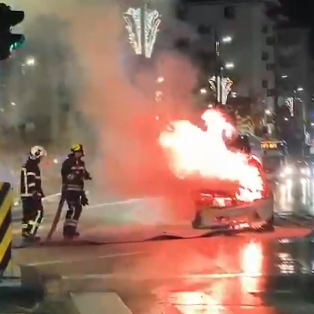 Sivas'ta taksi, alev alev yandı