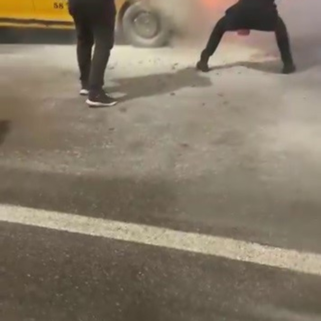 Sivas'ta seyir halindeki taksi alevlere teslim oldu