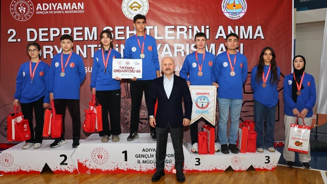 Adıyaman'da sporcular madalyaları depremde ölenlerin adına aldılar