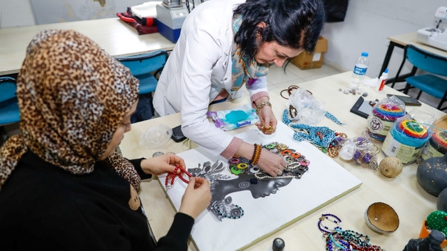 İlkadım'da atık malzemeler el emeğine dönüşüyor