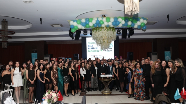 Nilüfer Halk Dansları Topluluğu'ndan 25'inci yıla özel kutlama