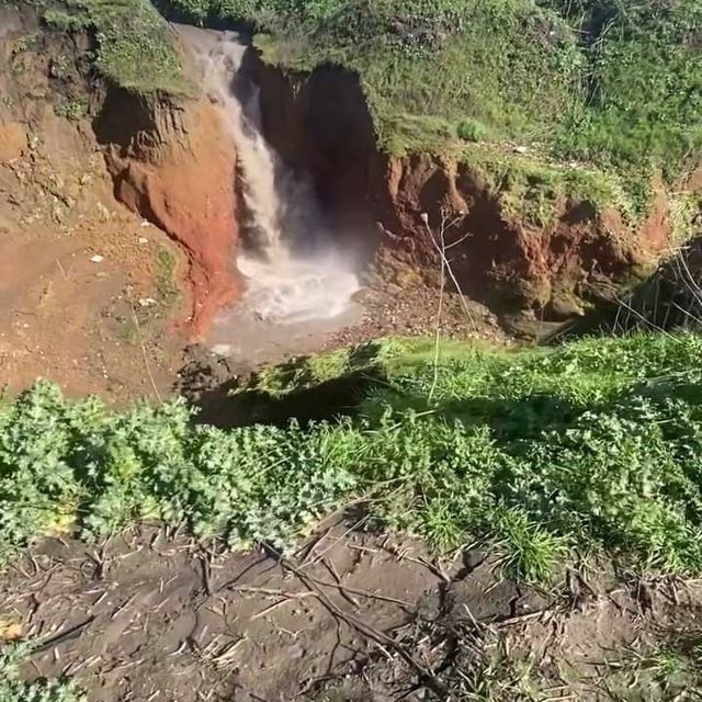 İzmir'de 2019'daki görüntü geri döndü: Menderes'te obruk sahası yeniden dol...