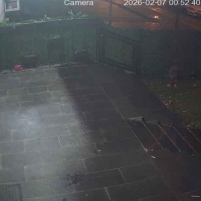 Diyarbakır'da eczaneye silahlı saldırı kamerada