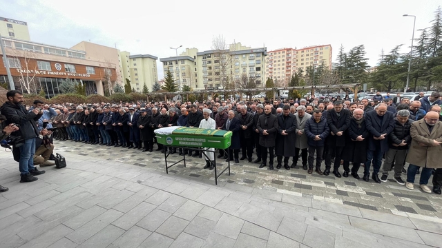 Büyükşehir Belediye Başkanı Büyükkılıç'ın kayınvalidesi son yolculuğuna uğurlandı